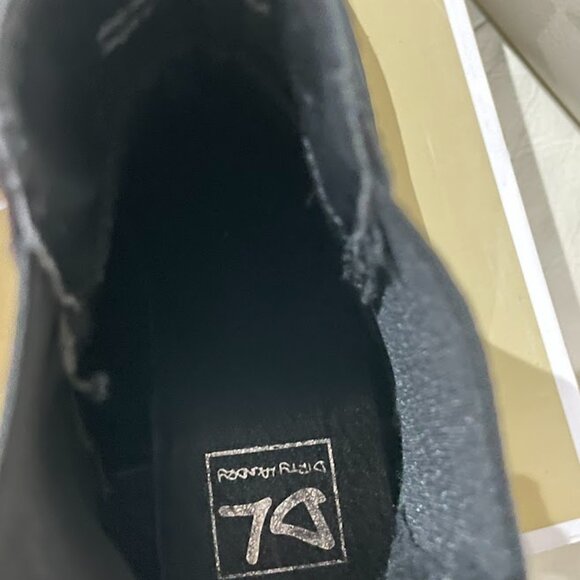 Dirty Laundry Black Chelsea Boots - womens size 6 - Picture 3 of 3